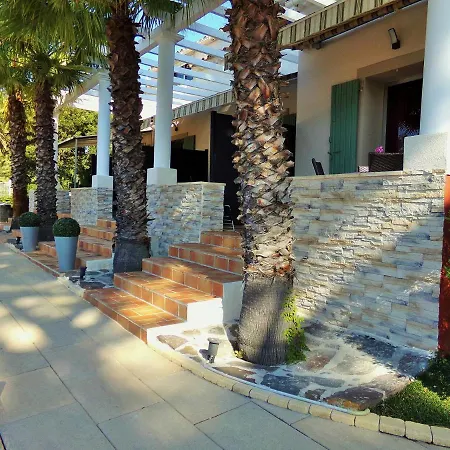 Locations Les Bruyeres N2 La Garonnette-Plage
